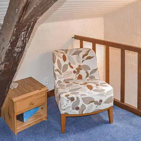 Gorgeous In L'abbaye *