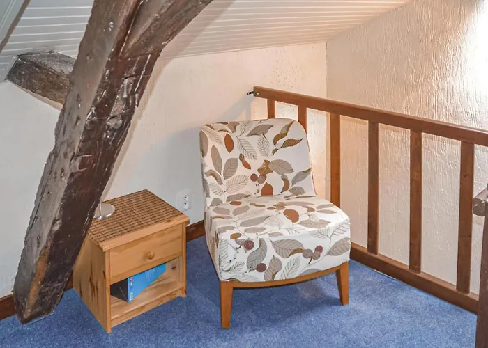 Gorgeous In L'abbaye *