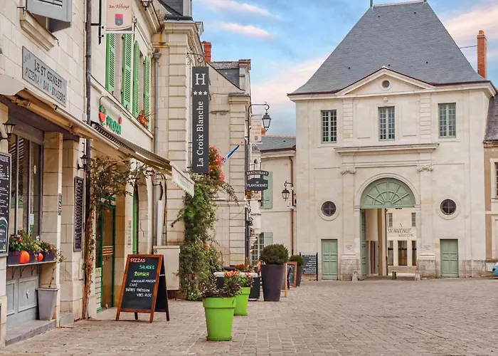 Gorgeous In L'abbaye * Fontevraud L'Abbaye